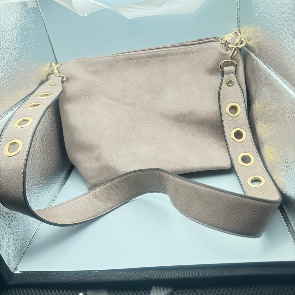 Cartera color beige